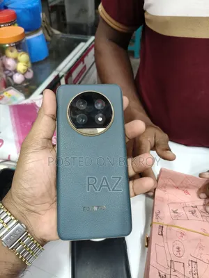 রিয়েলমি ১৩ প্রো প্লাস ৫জি ৫১২ জিবি ব্লু