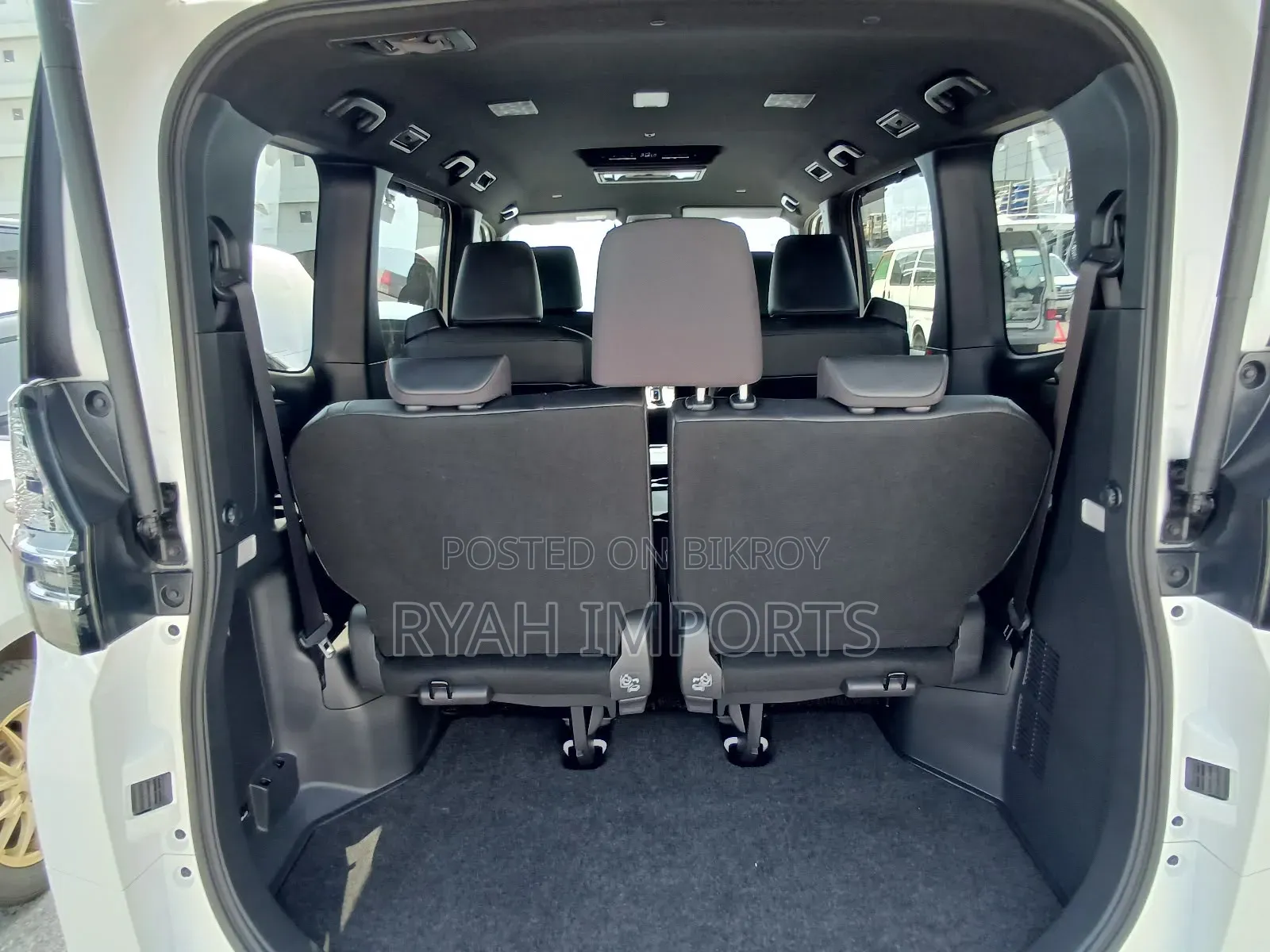 Toyota Voxy S-Z 2WD 7-Seater 2024 Pearl