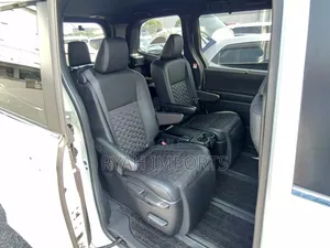 Toyota Voxy S-Z 2WD 7-Seater 2024 Pearl