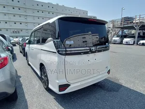 Toyota Voxy S-Z 2WD 7-Seater 2024 Pearl