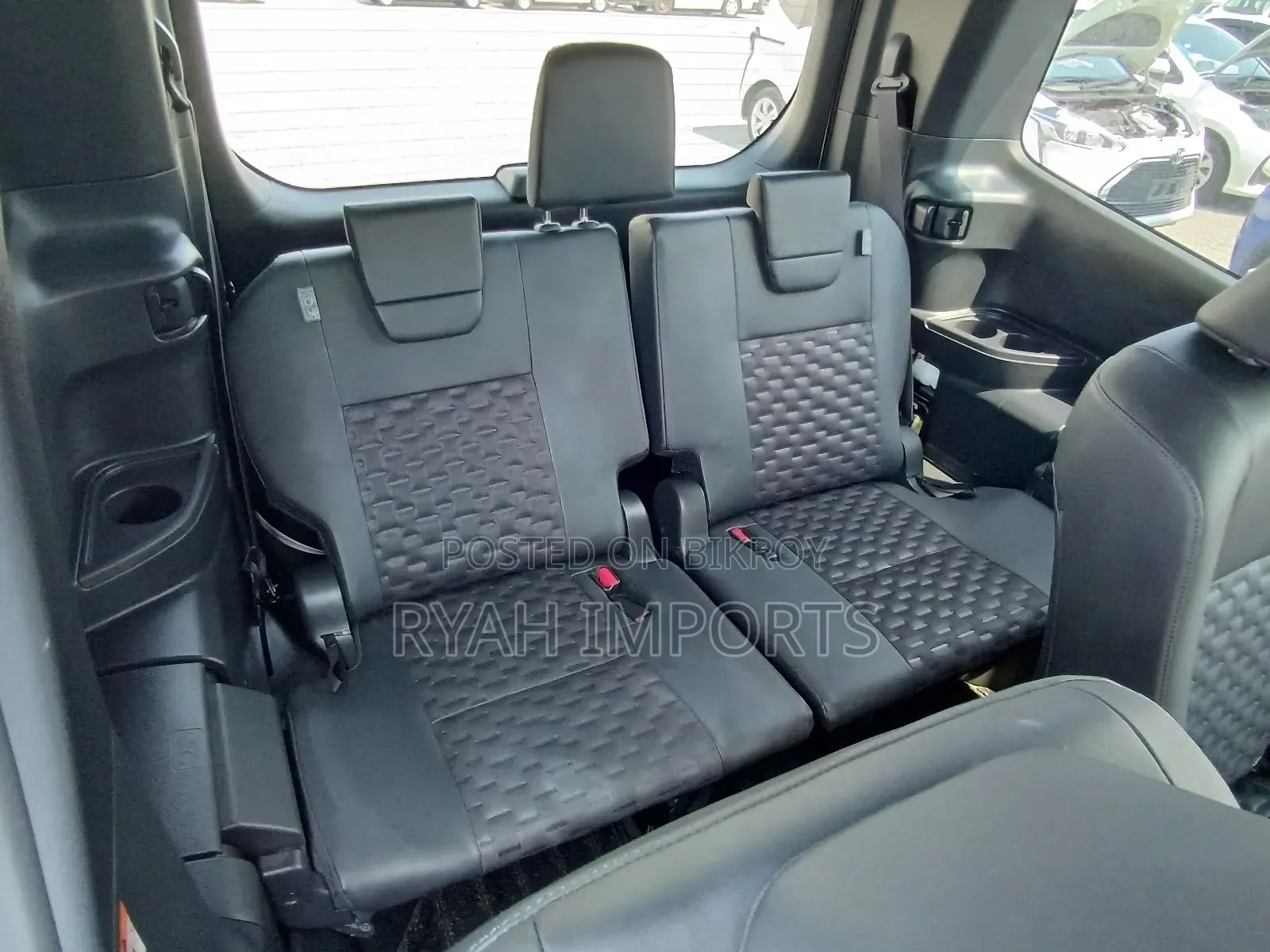 Toyota Voxy S-Z 2WD 7-Seater 2024 Pearl