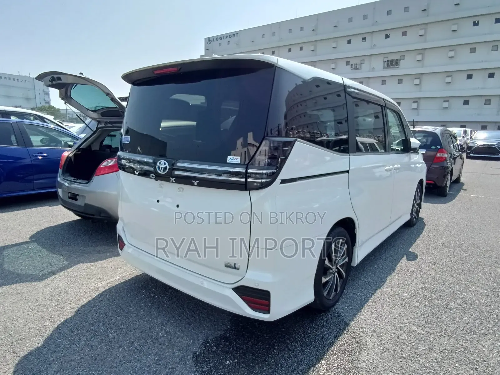 Toyota Voxy S-Z 2WD 7-Seater 2024 Pearl