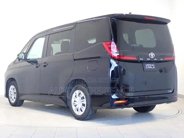 Toyota Noah 2022 Black