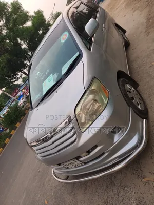 টয়োটা নোয়াহ ২০০২ রৌপ্য