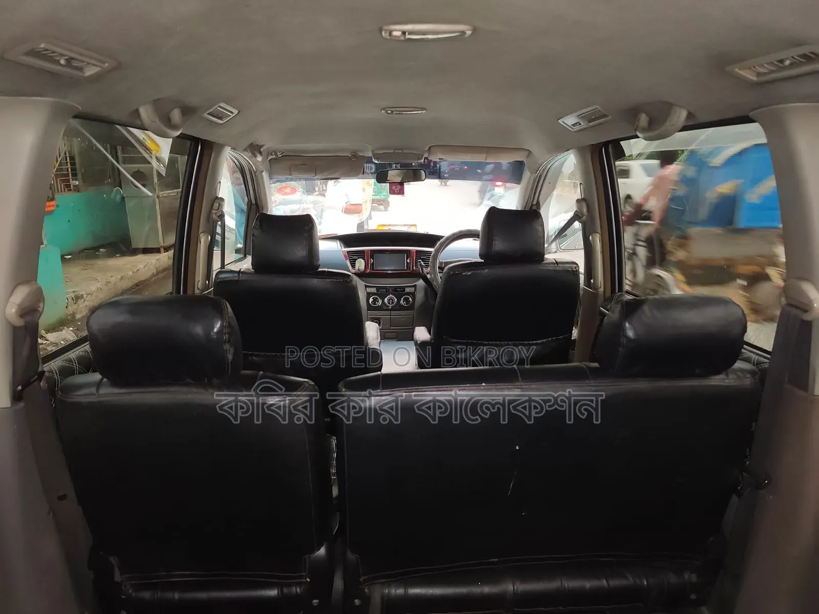 টয়োটা নোয়াহ ২০০২ রৌপ্য