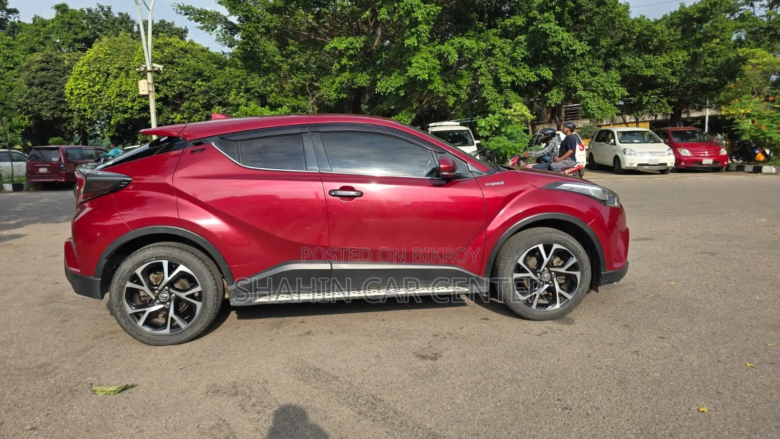 Toyota C-HR 2017 Maroon