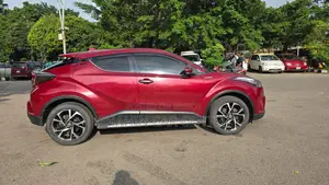 Toyota C-HR 2017 Maroon