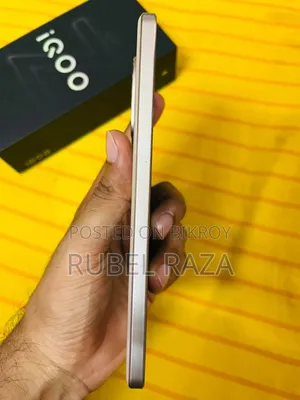 আইকিউওও জেড১০ ২৫৬ জিবি গোল্ড