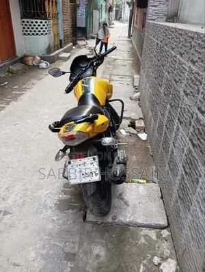 TVS Apache RTR 160 2V 2011 Yellow