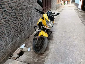 TVS Apache RTR 160 2V 2011 Yellow