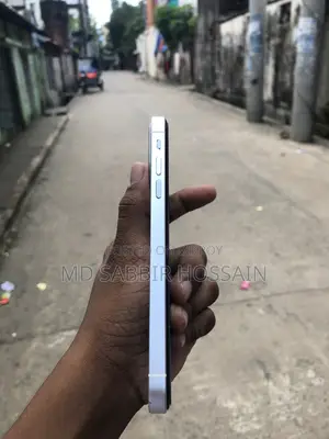 অ্যাপল আইফোন এক্সআর ১২৮ জিবি