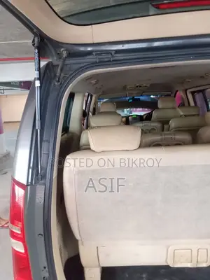 Hyundai H200 2012 Gray