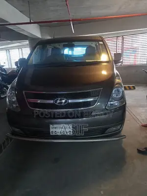 Hyundai H200 2012 Gray