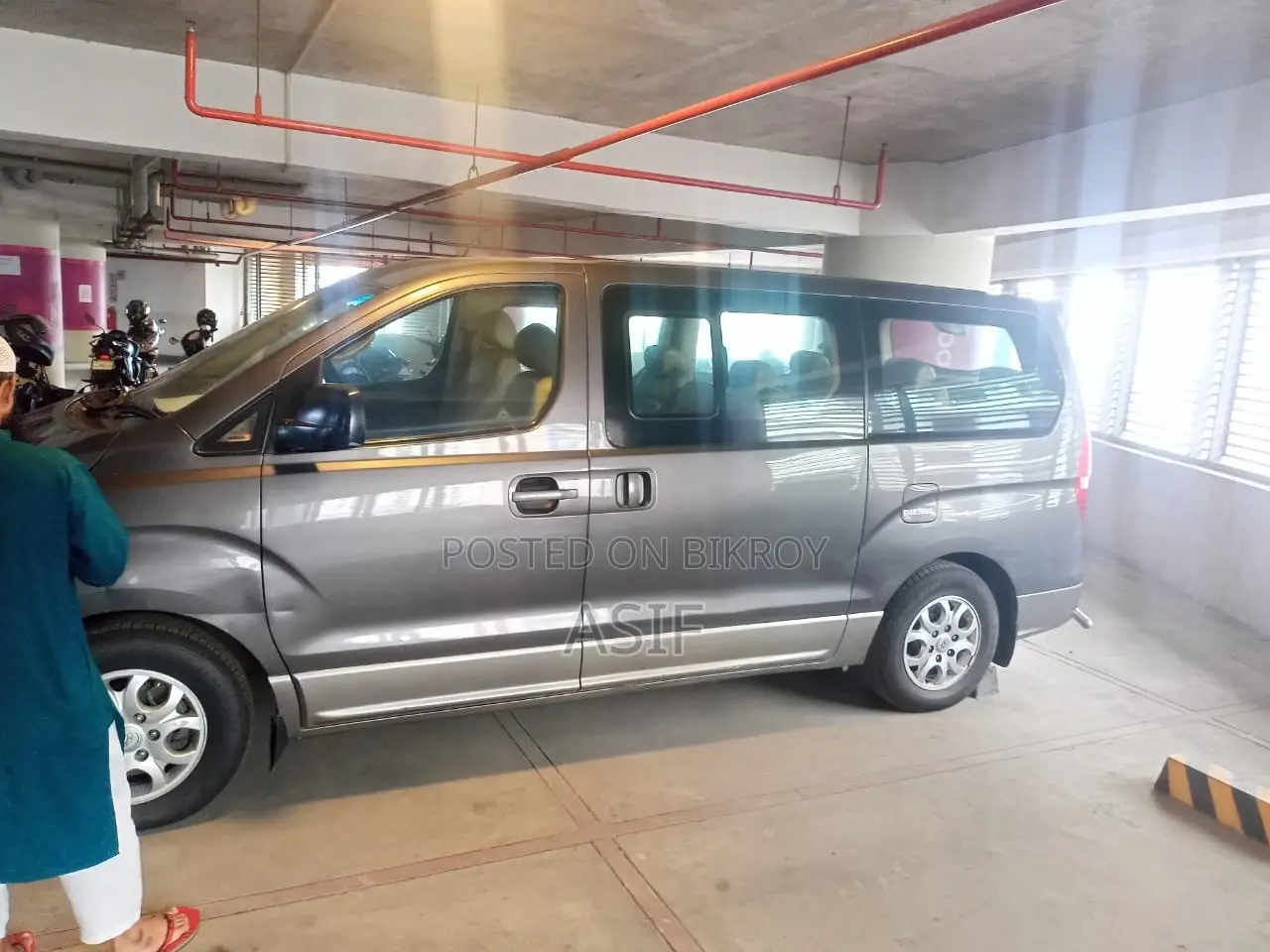 Hyundai H200 2012 Gray
