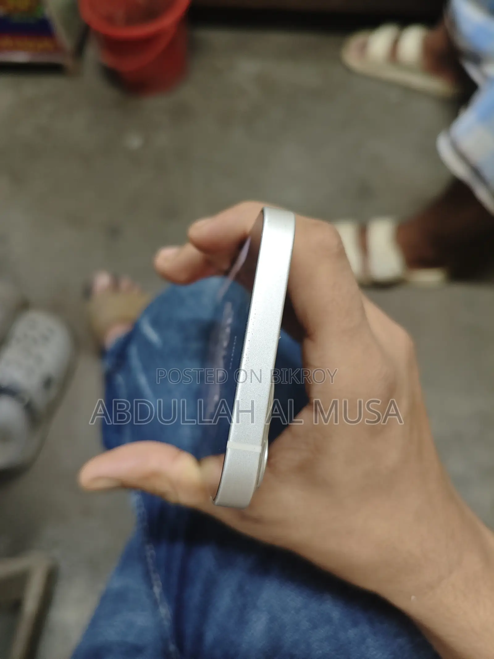 অ্যাপল আইফোন ১৩ ১২৮ জিবি হোয়াইট