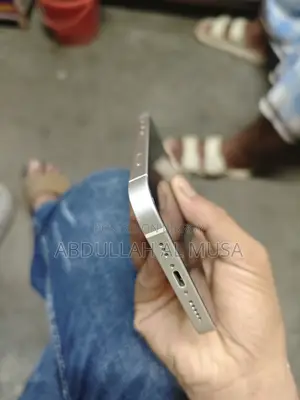 অ্যাপল আইফোন ১৩ ১২৮ জিবি হোয়াইট