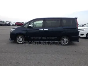 Toyota Noah 2021 Blue