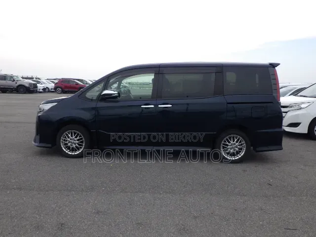 Toyota Noah 2021 Blue