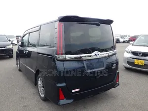 Toyota Noah 2021 Blue