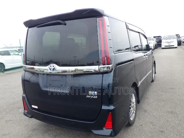 Toyota Noah 2021 Blue