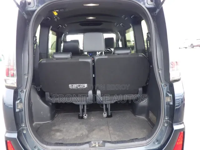 Toyota Noah 2021 Blue