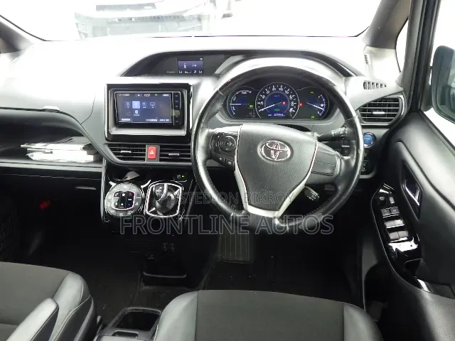Toyota Noah 2021 Blue