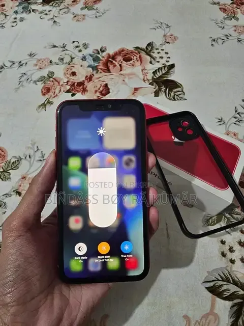 অ্যাপল আইফোন ১১ চৌষট্টি জিবি রেড