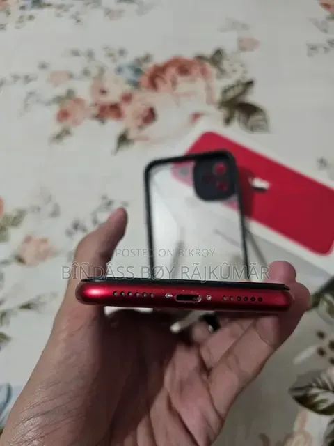 অ্যাপল আইফোন ১১ চৌষট্টি জিবি রেড
