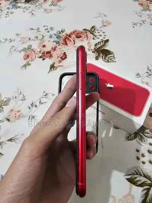 অ্যাপল আইফোন ১১ চৌষট্টি জিবি রেড