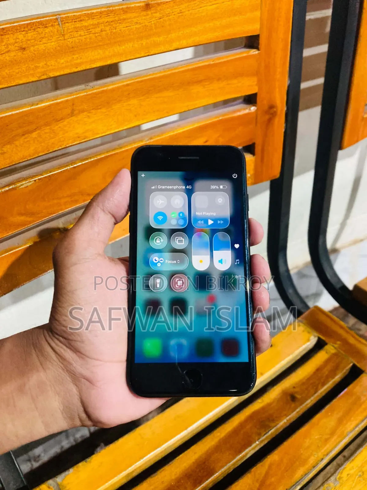 Apple iPhone SE 64 GB Black