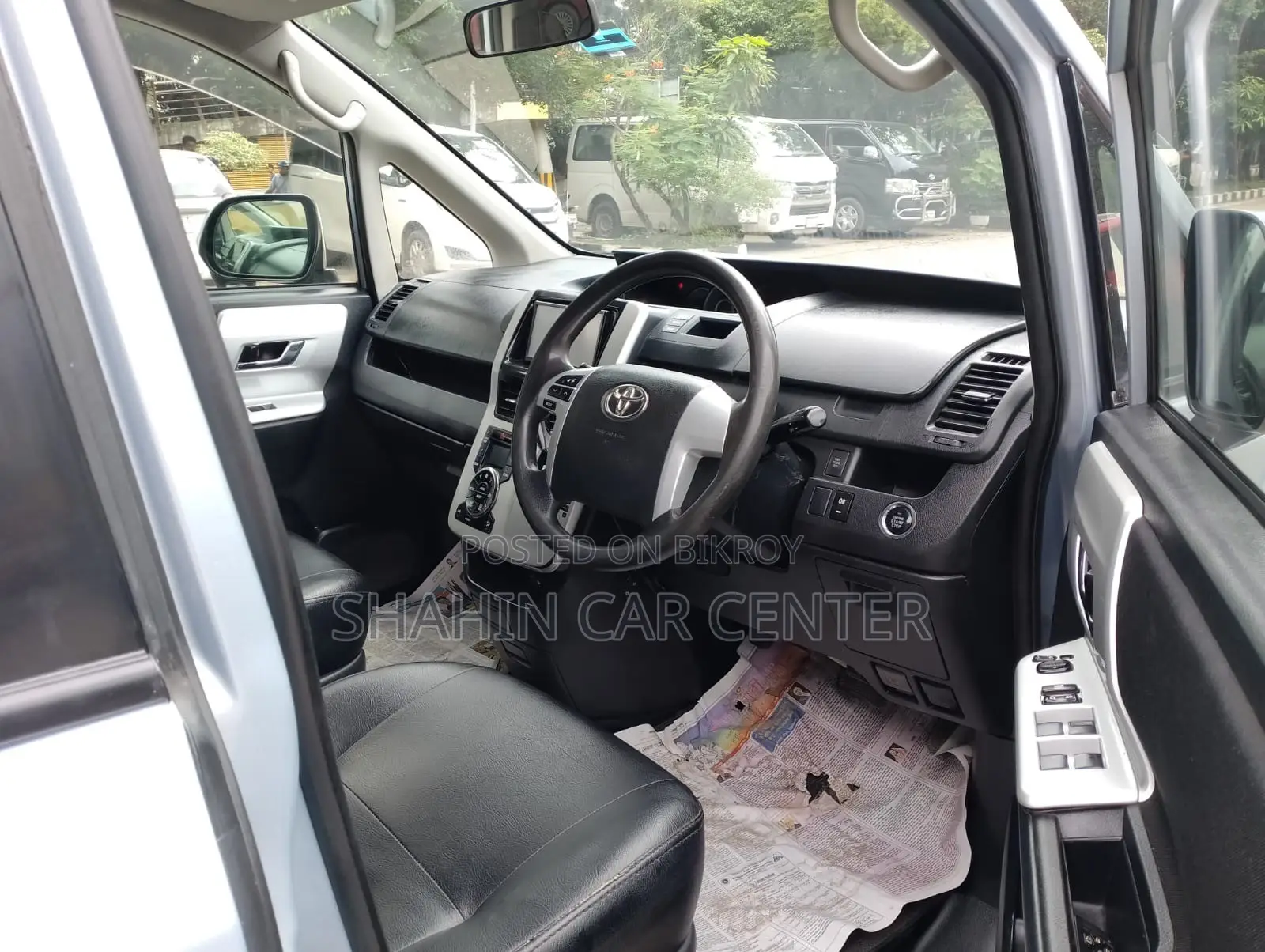 Toyota Noah 2.0 143hp AWD (7 Seater) 2010 Blue