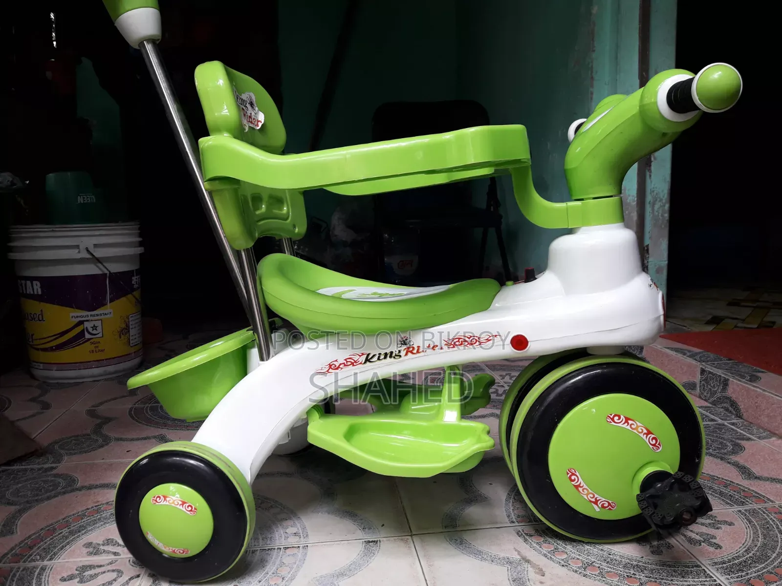 বেবি ট্রাইসাইকেল