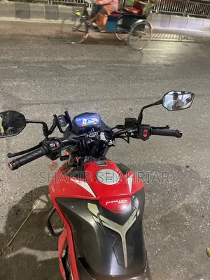 Hero Thriller 160R 2021 Red