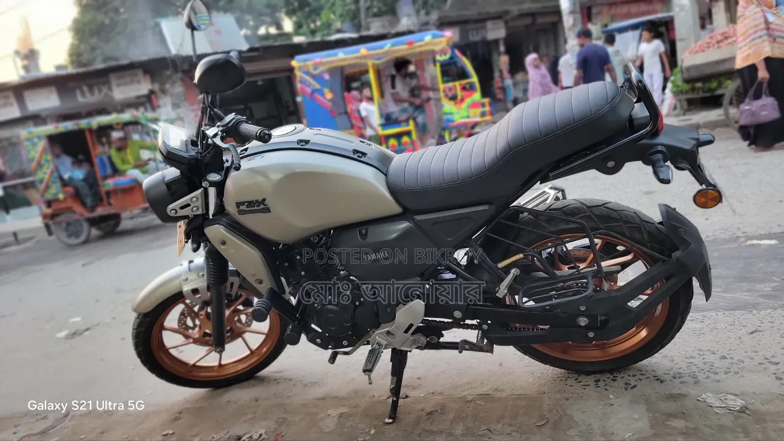 ইয়ামাহা এফজেড-এক্স ২০২৫ গ্রে