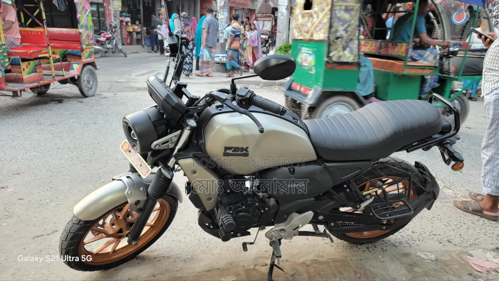ইয়ামাহা এফজেড-এক্স ২০২৫ গ্রে