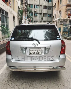 Toyota Corolla Fielder 2004 Silver