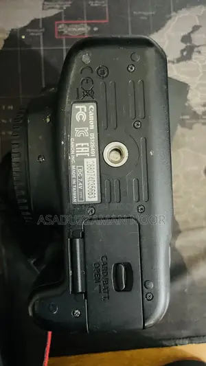ক্যানন ১২০০ডি ডিএসএলআর ক্যামেরা