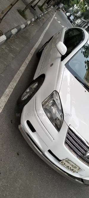 টয়োটা প্রিমিও ২০০৩ সাদা