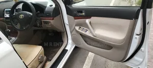 টয়োটা প্রিমিও ২০০৩ সাদা
