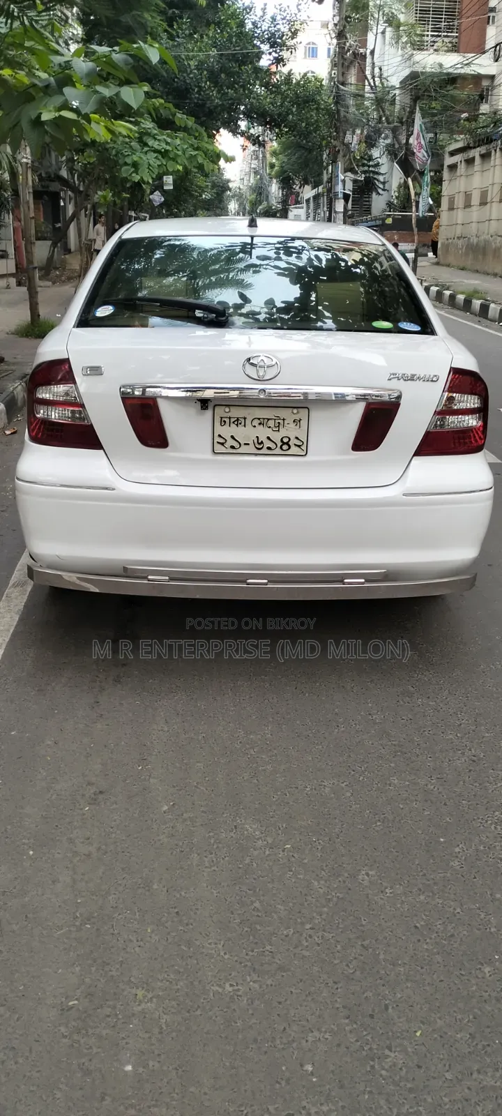 টয়োটা প্রিমিও ২০০৩ সাদা