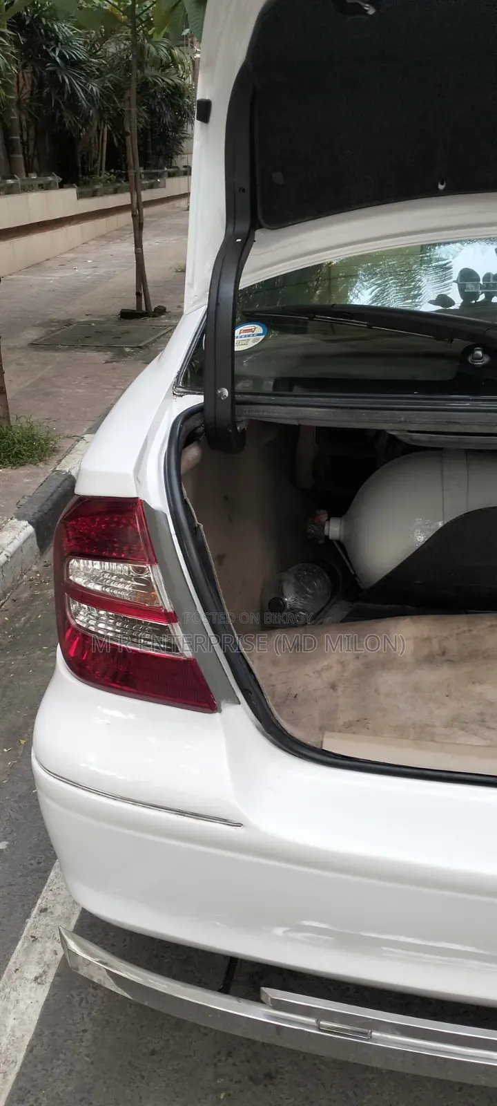 টয়োটা প্রিমিও ২০০৩ সাদা