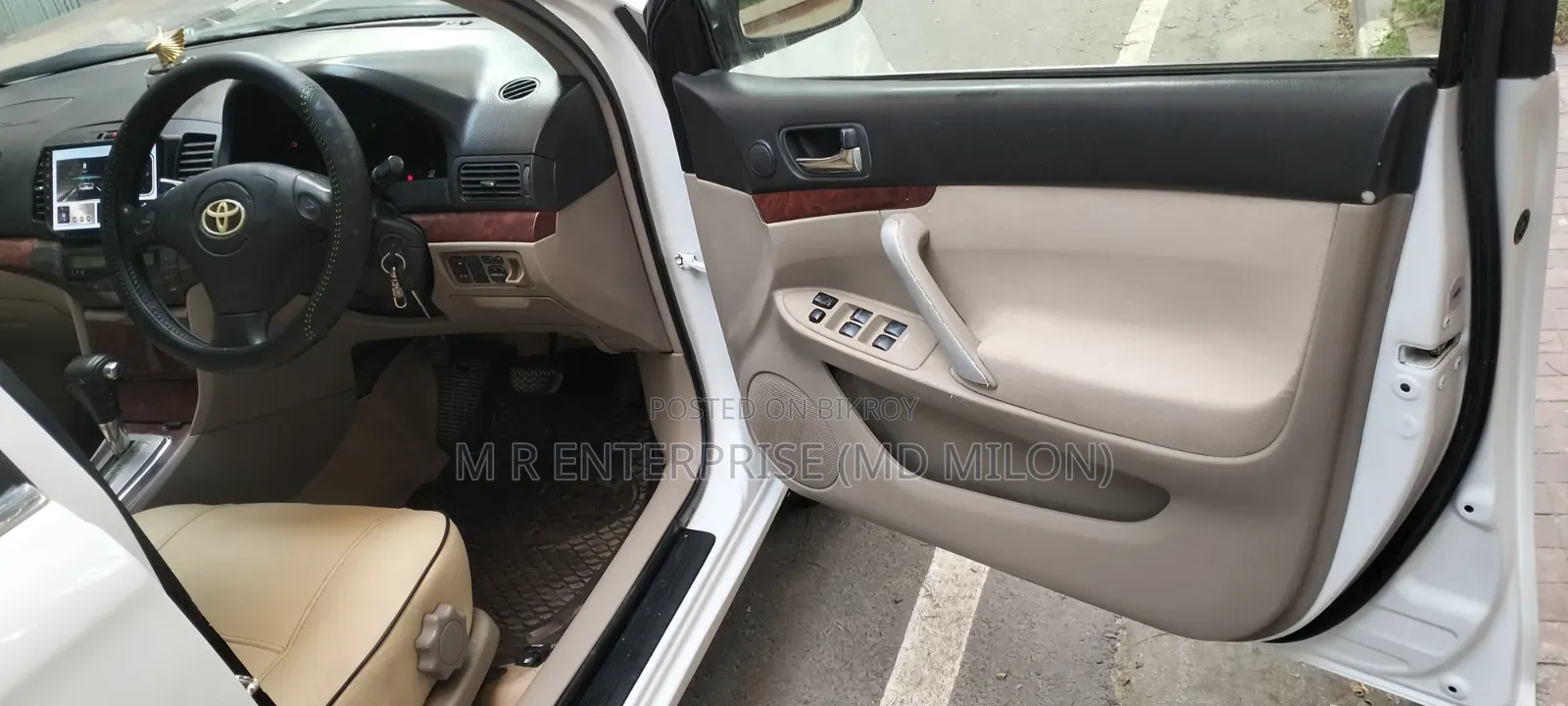 টয়োটা প্রিমিও ২০০৩ সাদা