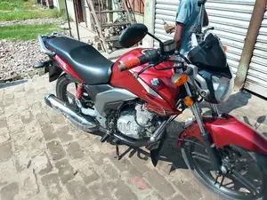 সুজুকি জিএসএক্স ১২৫ ২০২৩ রেড