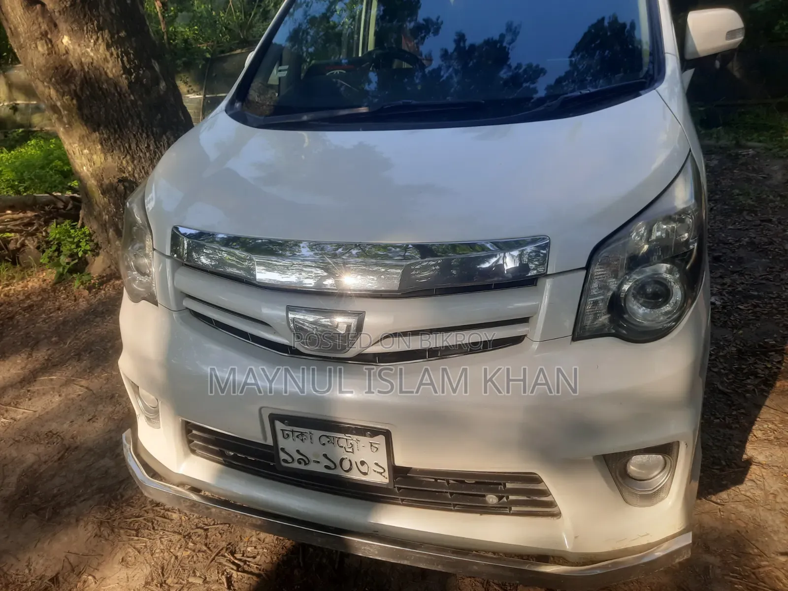 Toyota Noah 2013 White
