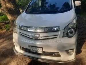 Toyota Noah 2013 White