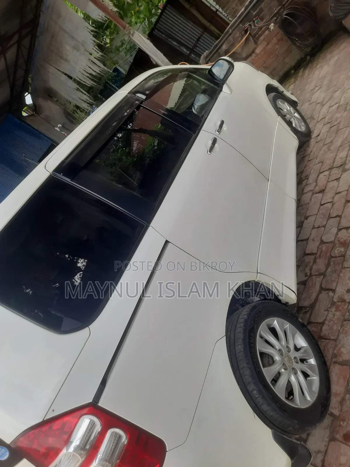 Toyota Noah 2013 White