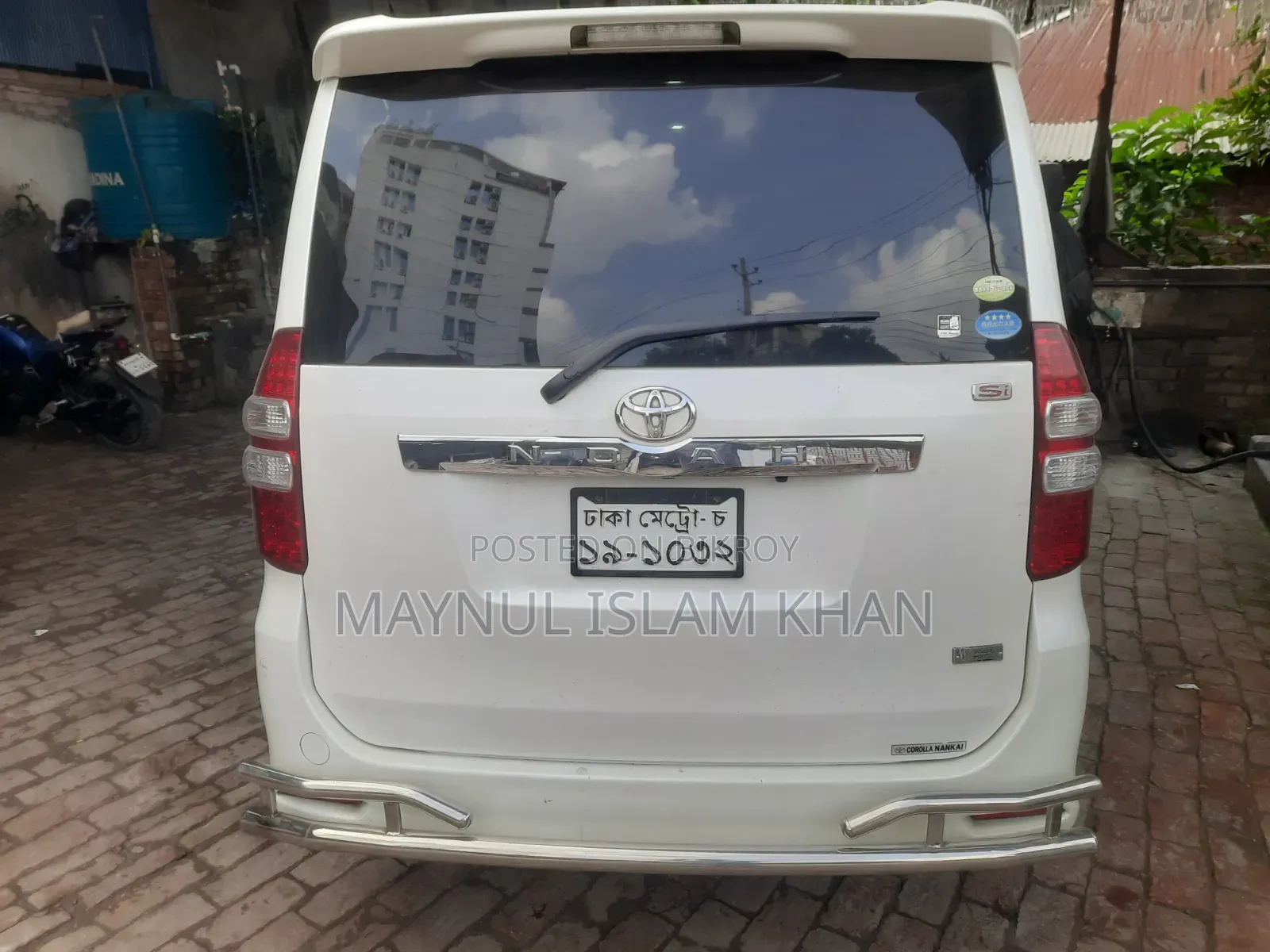 Toyota Noah 2013 White