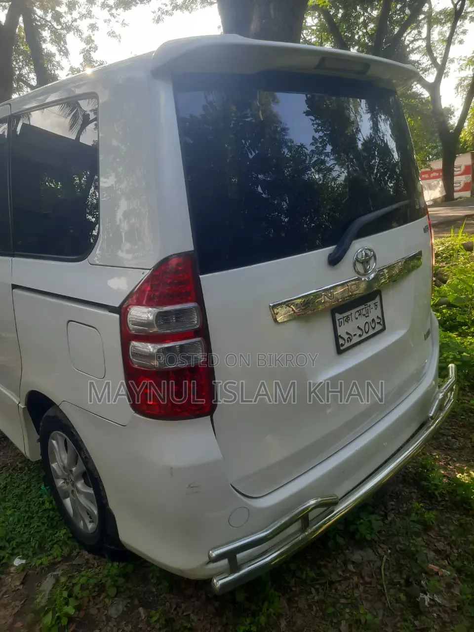 Toyota Noah 2013 White
