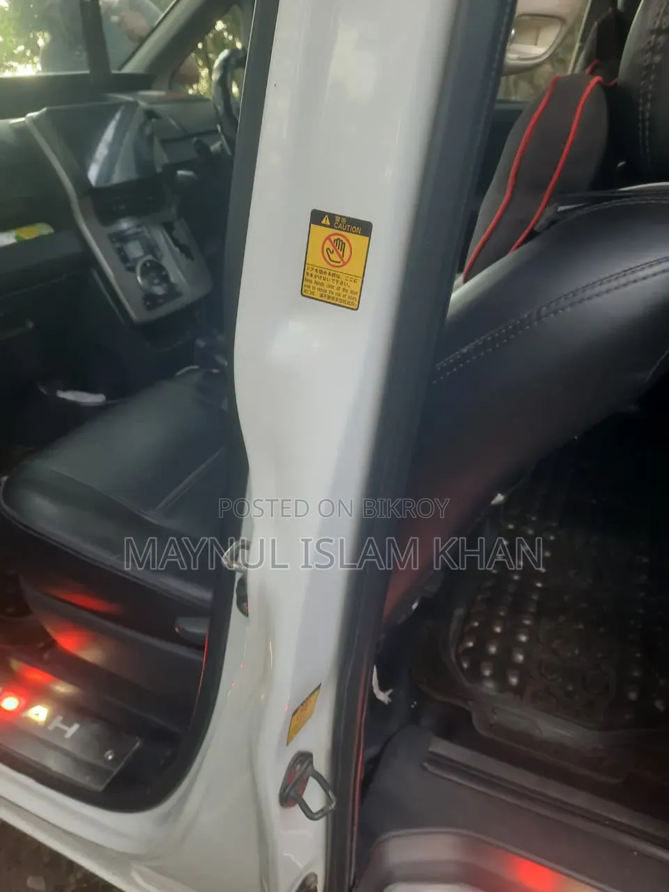 Toyota Noah 2013 White