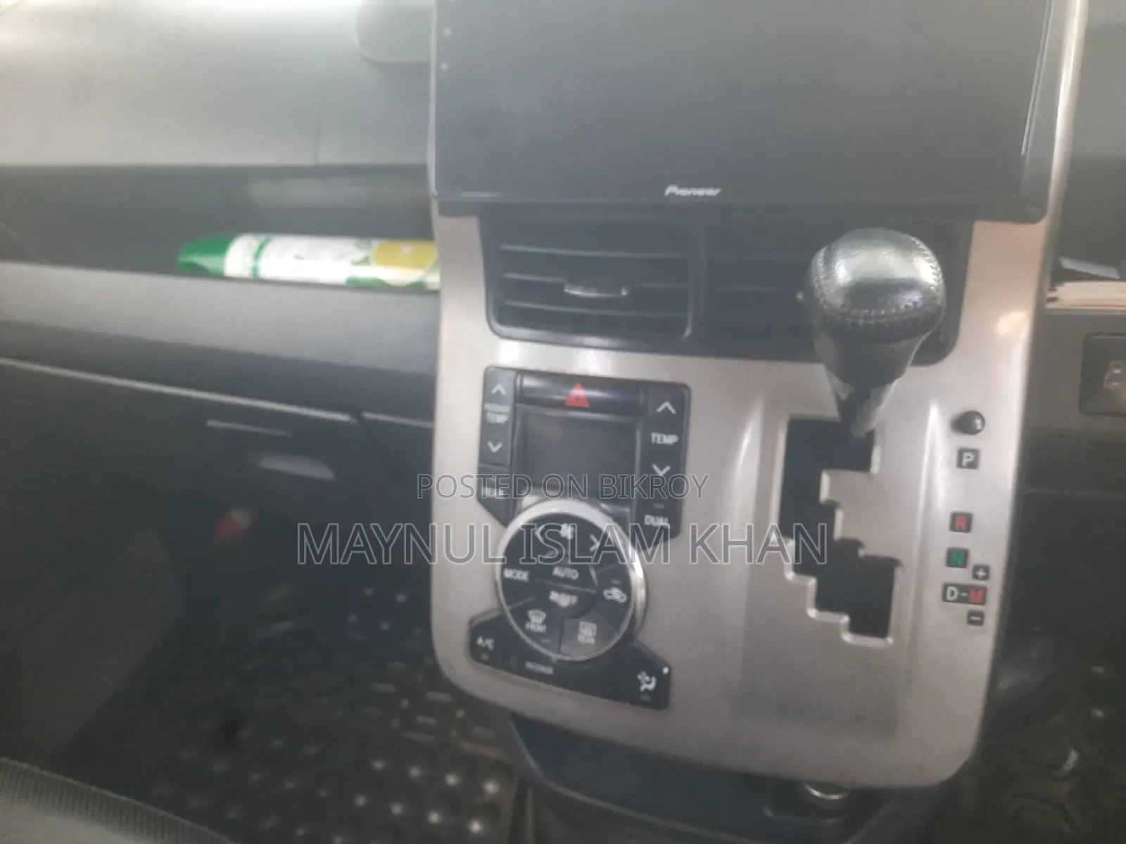 Toyota Noah 2013 White